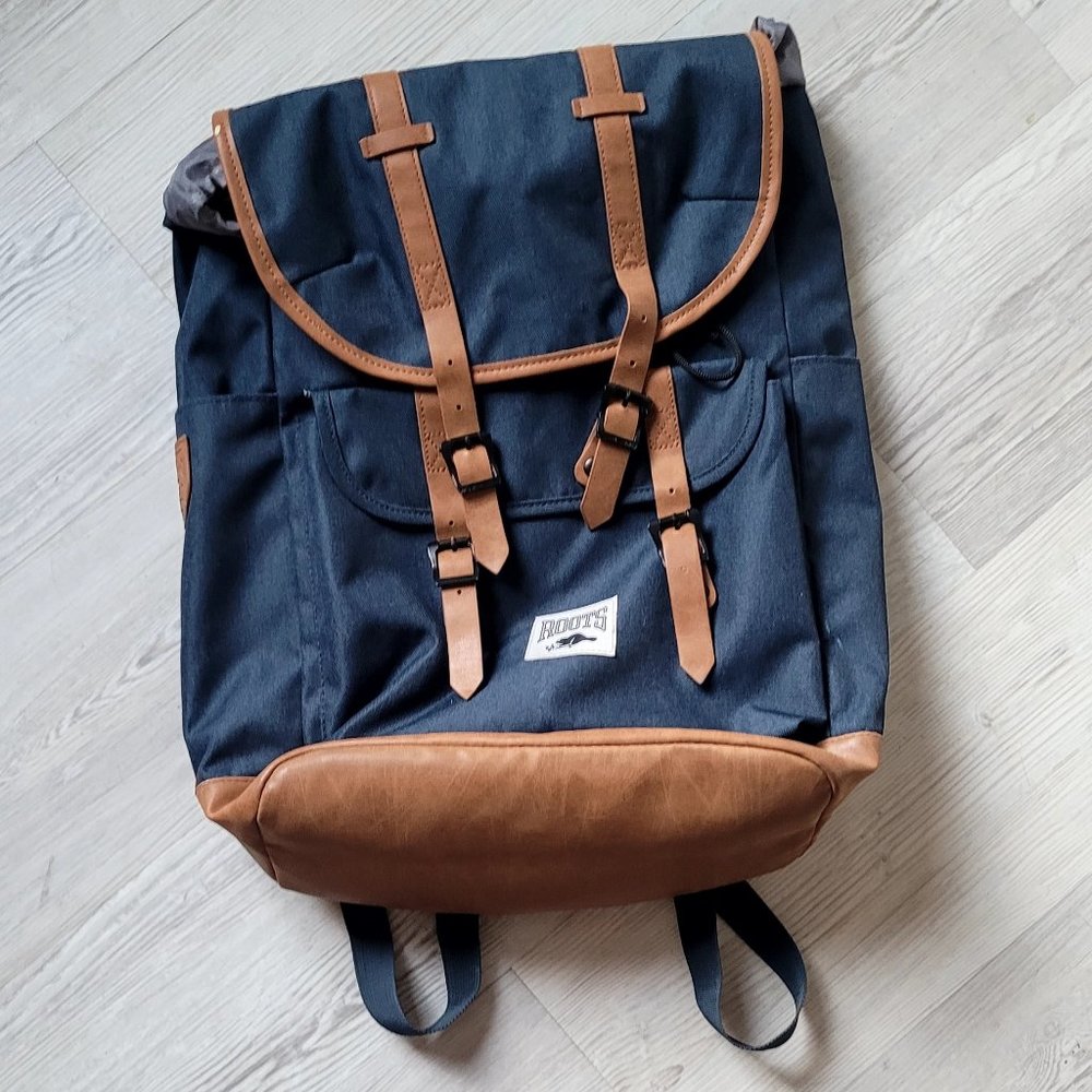 Beautiful and almost like New Roots Vintage Reycled Fabric Backpack